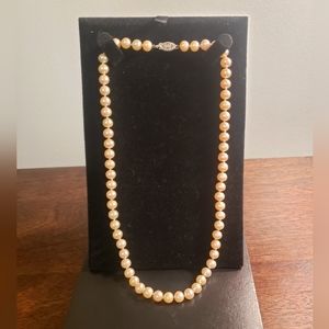 Elegant Pearl Necklace